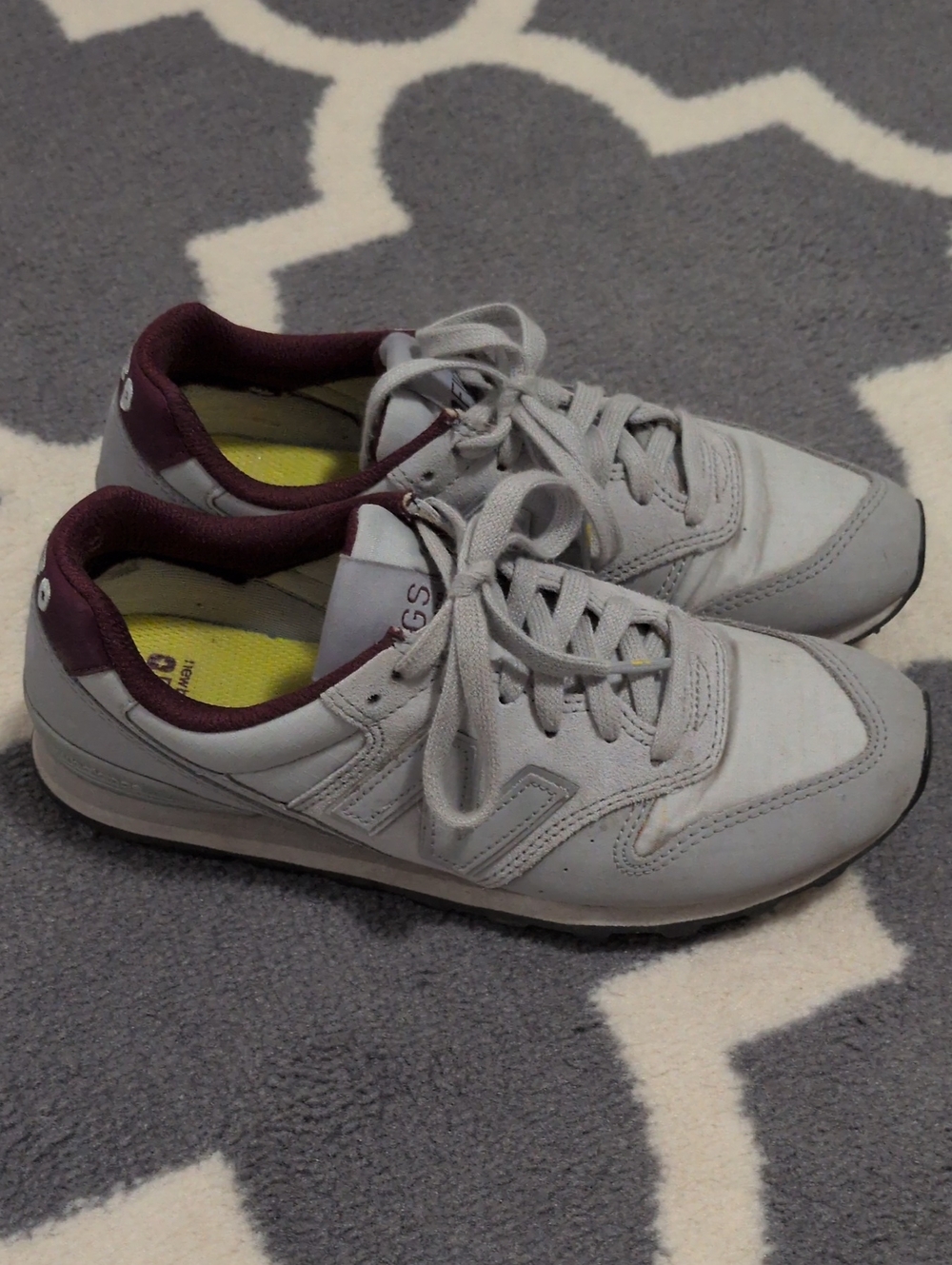 New Balance Light Gray Sneakers with Maroon Collar - Women's Size 7